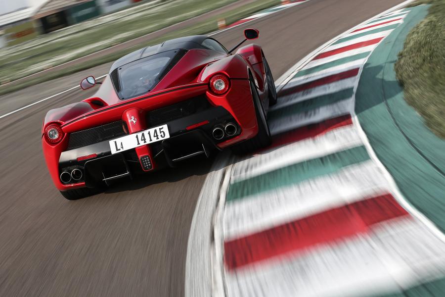  Ferrari LaFerrari 2013 года  (фото 26 из 34)
